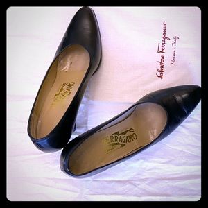 Salvatore Ferragamo Black pumps